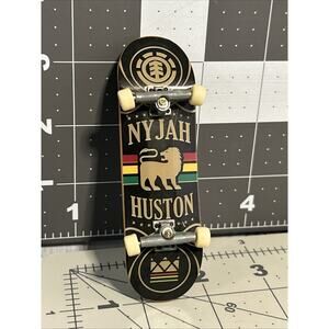 Tech Deck Nyjah Huston Fingerboard Skateboard
